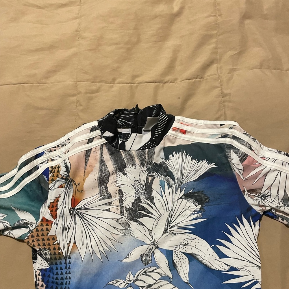 Limited edition rare adidas tshirt with smooth sweat resistant material size S